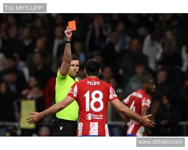 足球场上的红牌风云 被掏兜的球星背后故事与教训